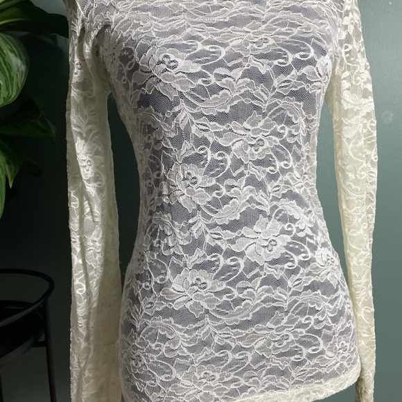 Forever 21 All Over Lace Long Sleeve Crew Neck Top - Picture 2 of 7
